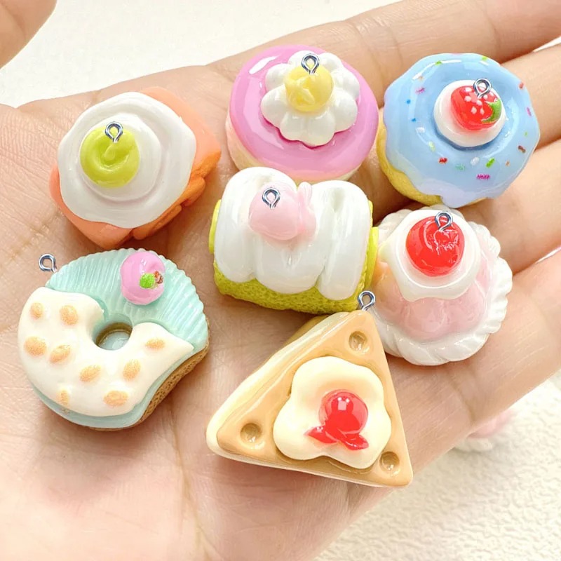 10 قطع من قلادات الراتنج الصغي - مراجعة Resin Art Materials وسعره